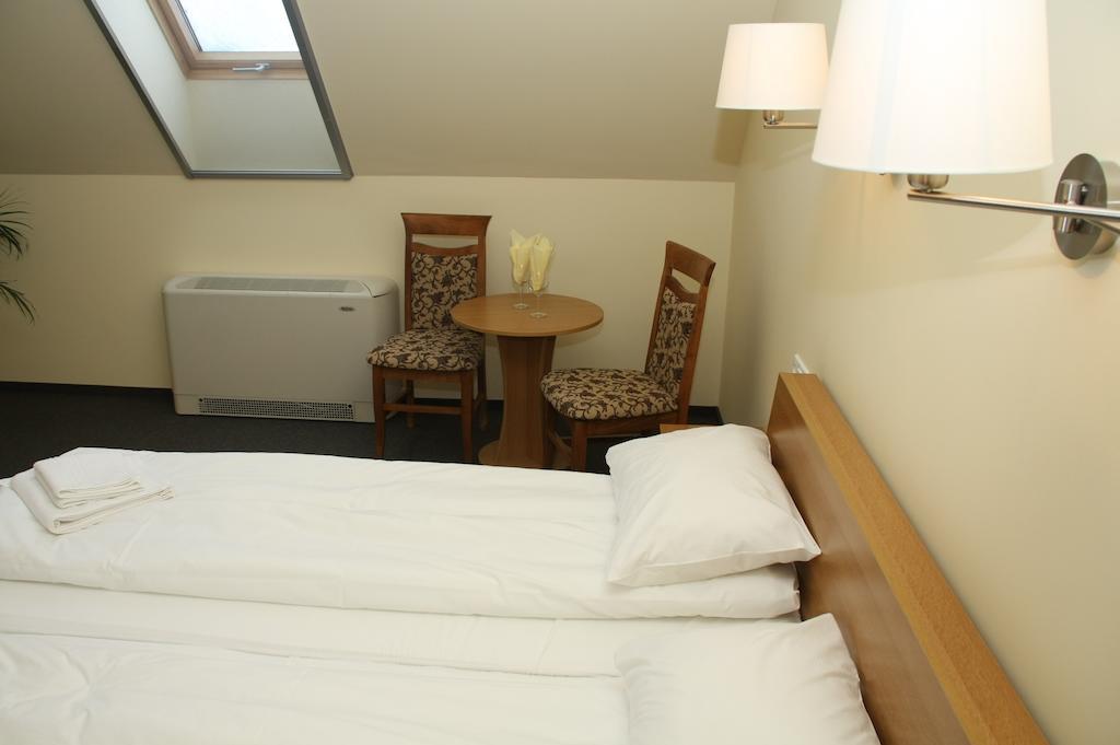 VILA URSU din SOVATA BAI&SPA -SAUNA , JACUZZI INTERIOR Zimmer foto