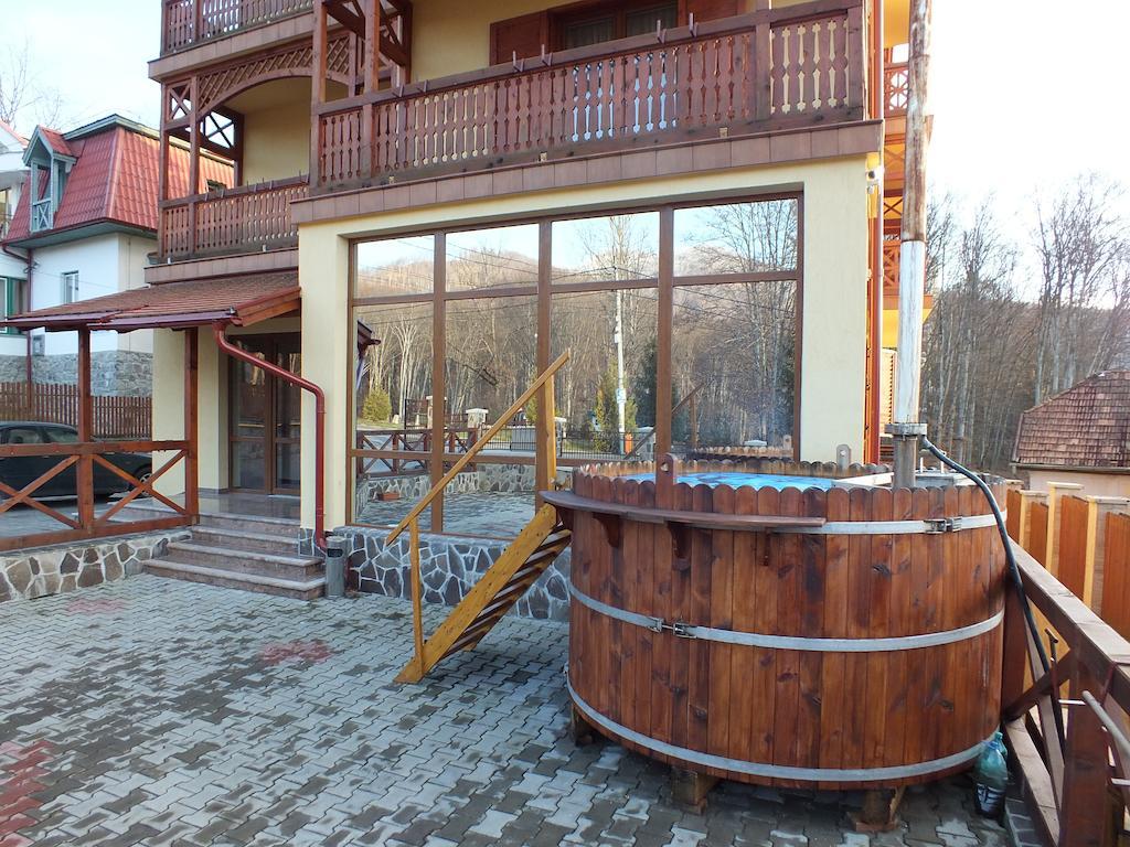 Villa VILA URSU din SOVATA BAI&SPA -SAUNA , JACUZZI INTERIOR Exterior foto